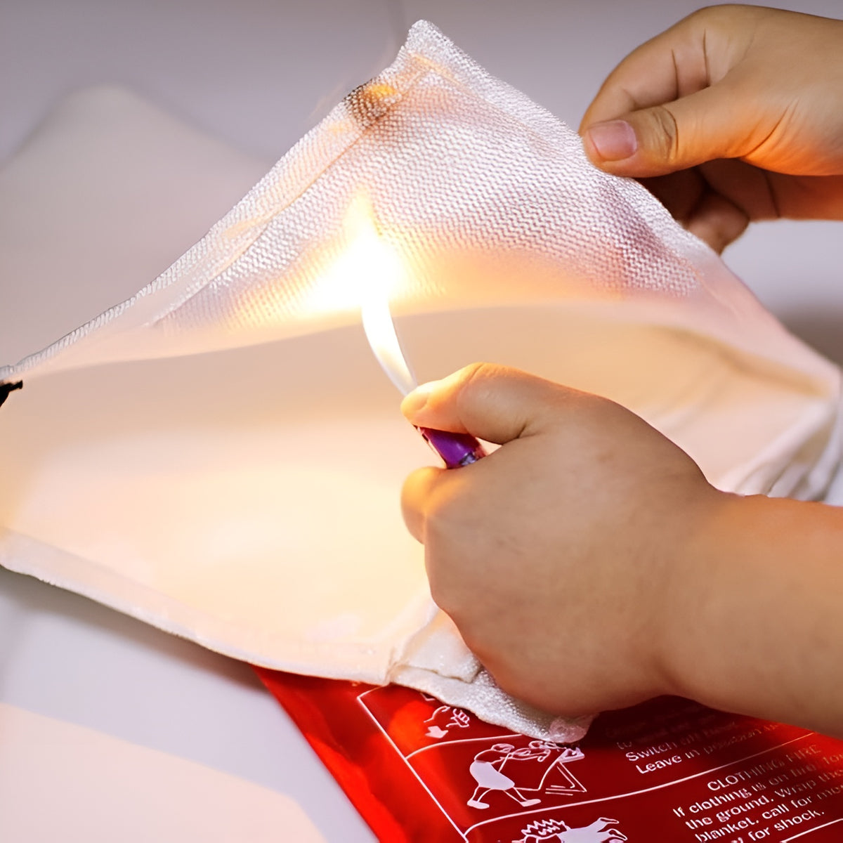 Manta contra incendios – Vista adicional – Disponible en NQLN Store Venezuela