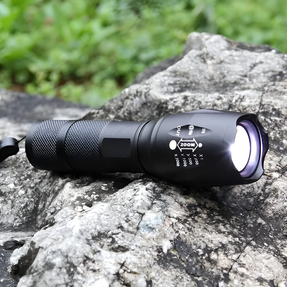 Linterna Portátil pequeña de alta iluminación