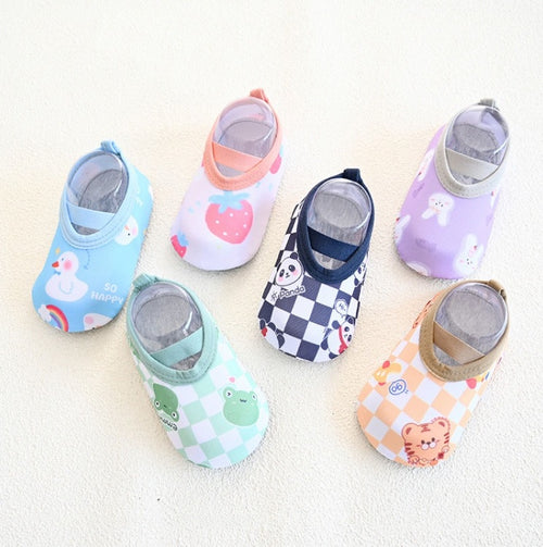 Zapatillas antideslizantes para niños y niñas