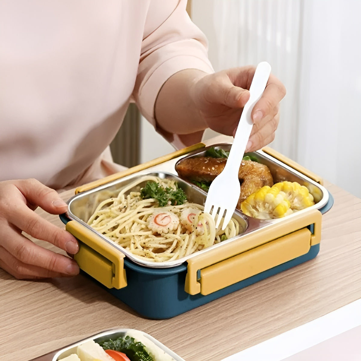 Recipiente de comida con 2 compartimentos – Al mejor precio en NQLN Store Caracas y Margarita