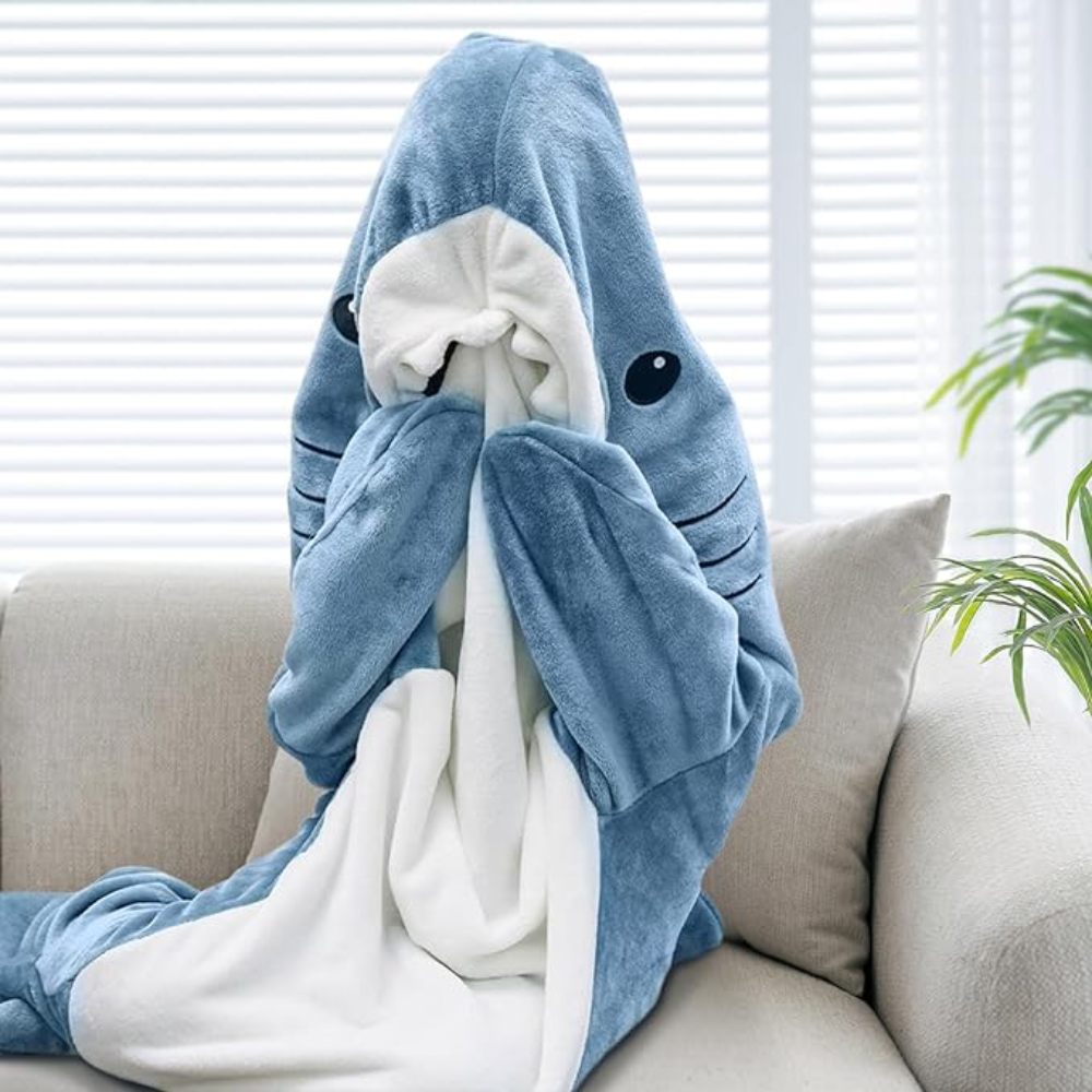 Manta con capucha de tiburón