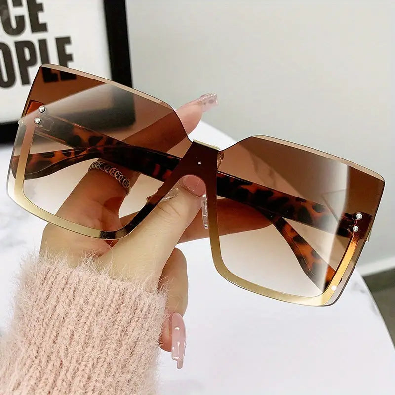 Lentes de sol forma de gato – Vista adicional – Disponible en NQLN Store Venezuela