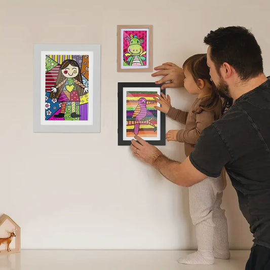 Marco con apertura para dibujos de niños